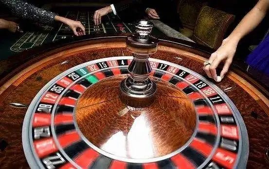 Panel dasbor superwin menampilkan tinjauan saldo, riwayat taruhan, dan pilihan permainan
